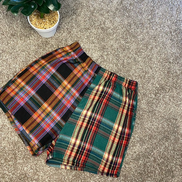 Elastic Waist Shorts - Picture 4 of 9